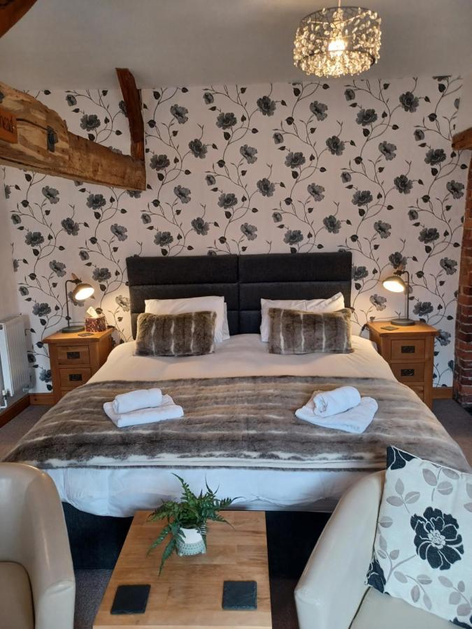 Bed and Breakfast The Bear à Rhayader Extérieur photo