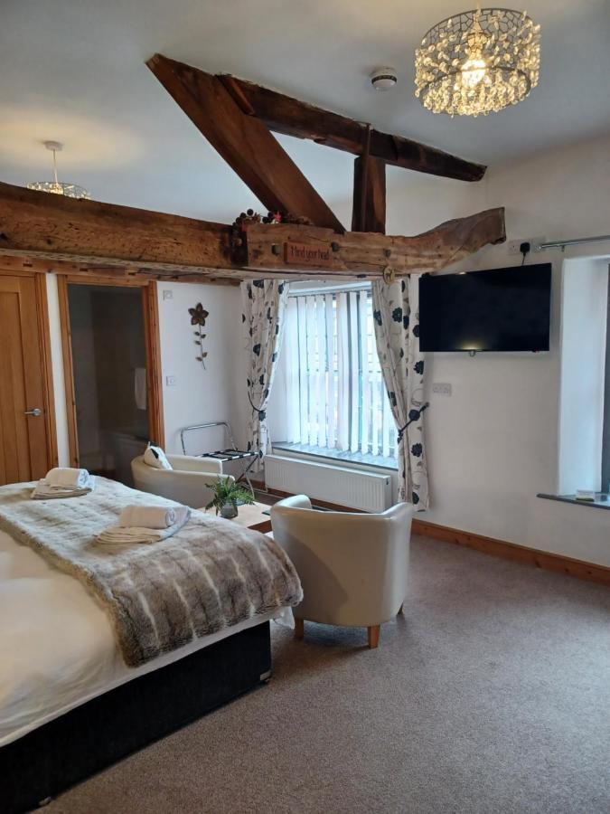 Bed and Breakfast The Bear à Rhayader Extérieur photo