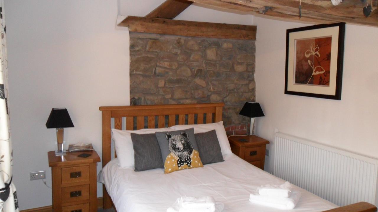 Bed and Breakfast The Bear à Rhayader Extérieur photo