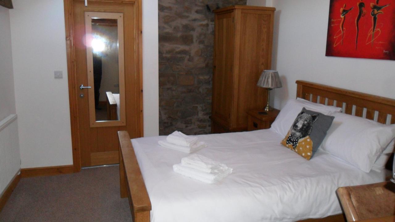 Bed and Breakfast The Bear à Rhayader Extérieur photo